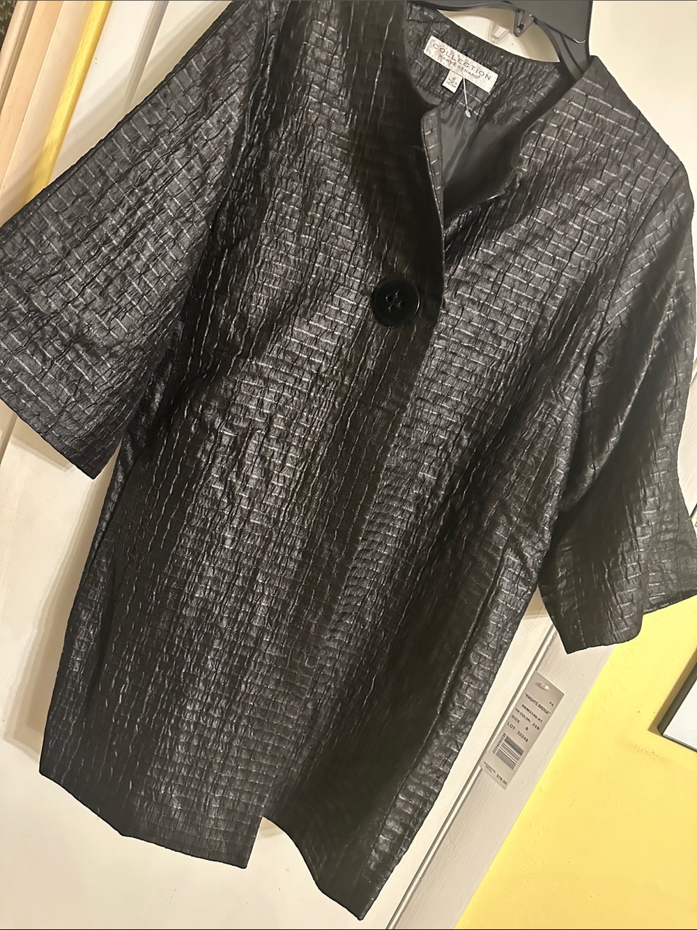 Harve Bernard Black Textured Short Sleeve Coat